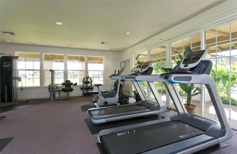 Colony At the Peninsula Fitness and workout room