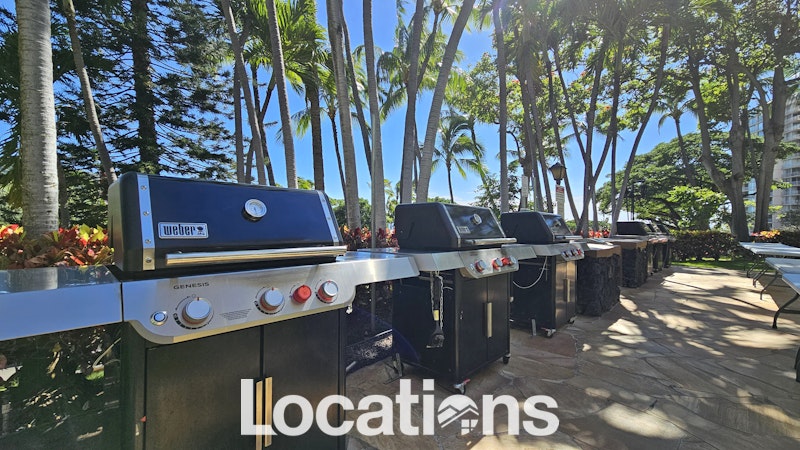 Makaha Valley Towers - BBQs