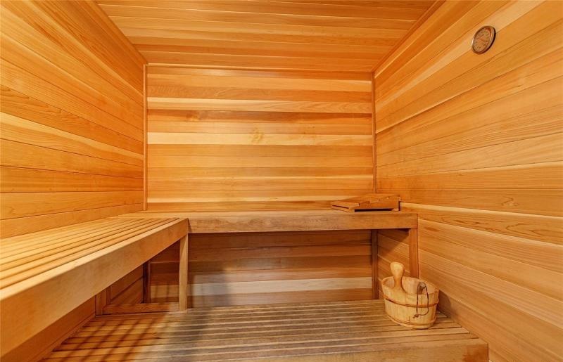 1717 Ala Wai Sauna Room