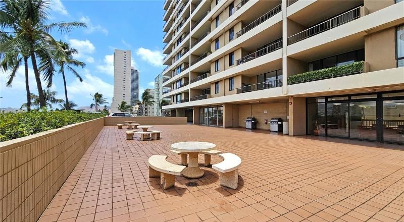 2121 Ala Wai BBQ and Rec Area