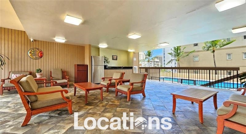 2121 Ala Wai Pool and Lobby Area