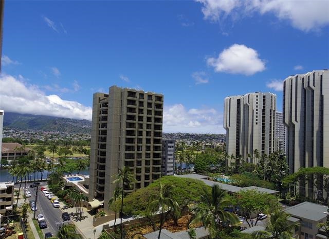 250 Ohua Ave building aerial view facing mountain side