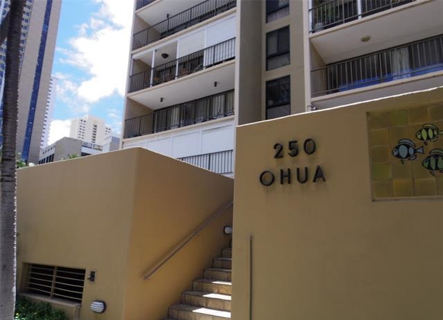 250 Ohua Ave front entrance view