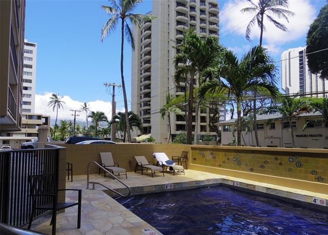 250 Ohua Ave swimming pool amenity