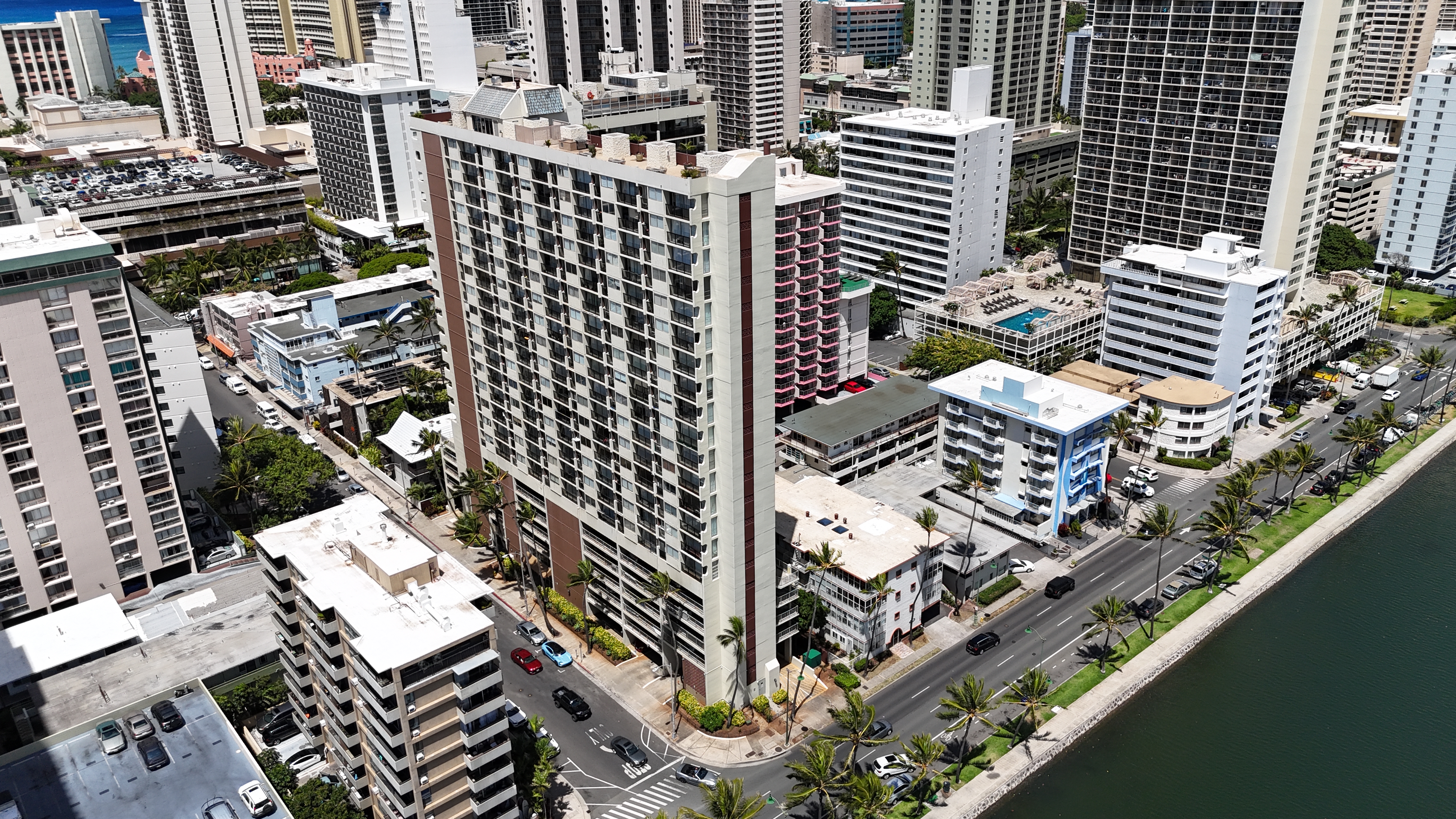 444 Nahua Street Condos