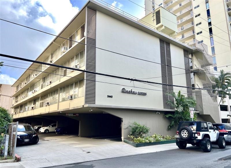 Ainahau Gardens condo exterior front view in Waikiki