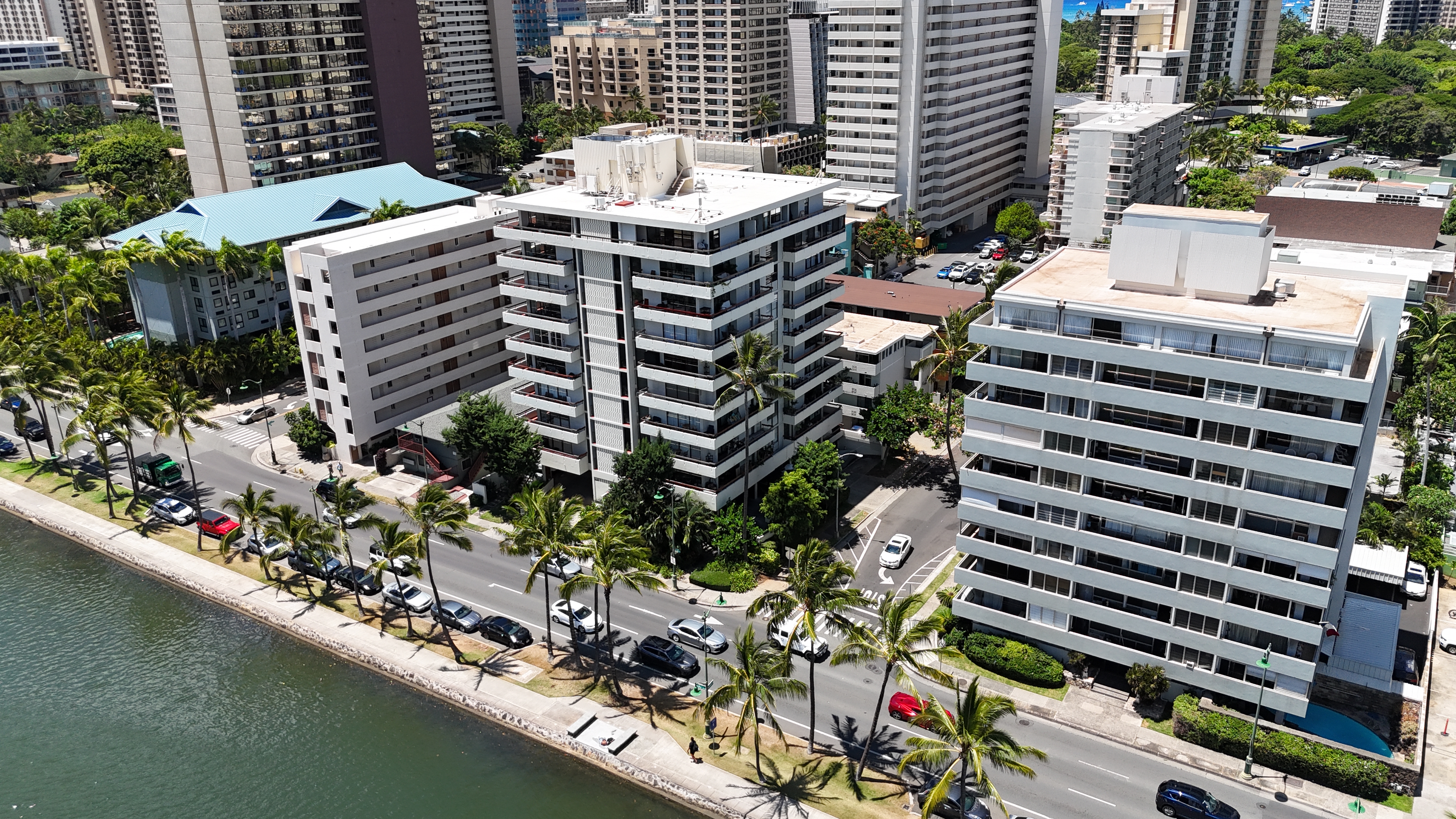 Ala Wai Mansion exterior view along canal