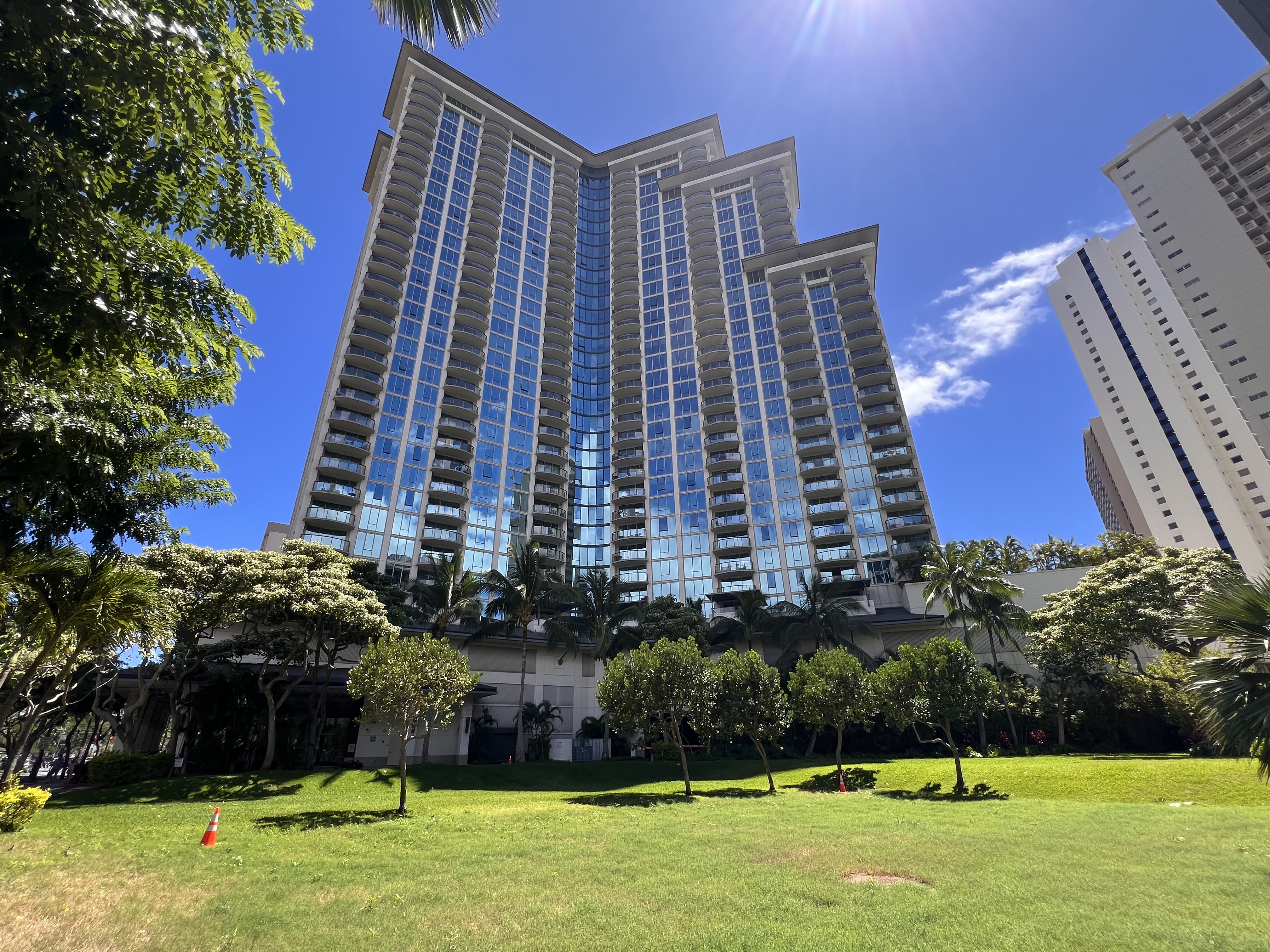 Allure Waikiki street-side view of building exterior