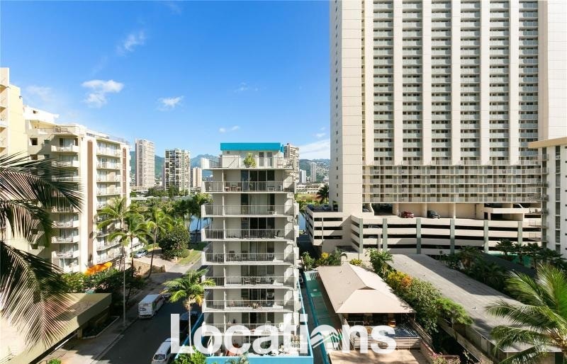 Aloha Towers condo exterior view of twin towers