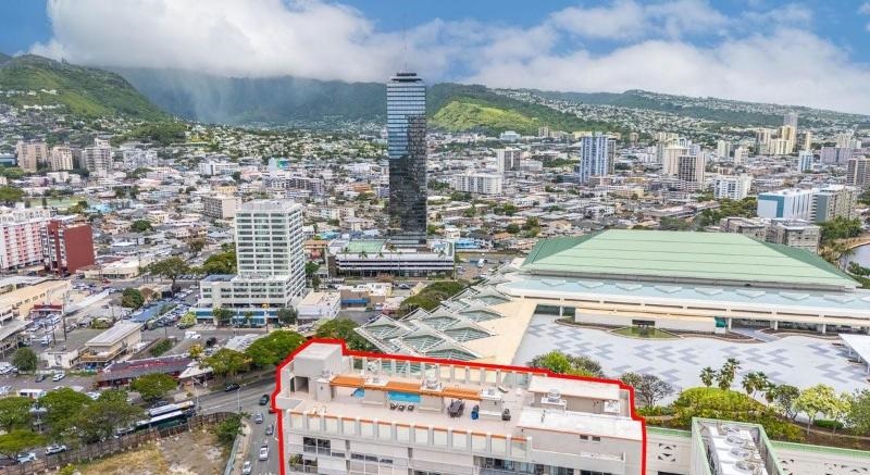 Atkinson Plaza Mauka View