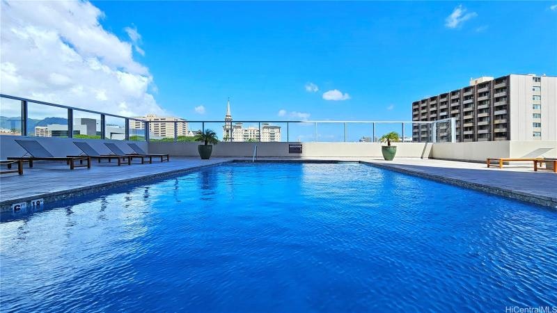 Banyan Tree Plaza: Pool Deck
