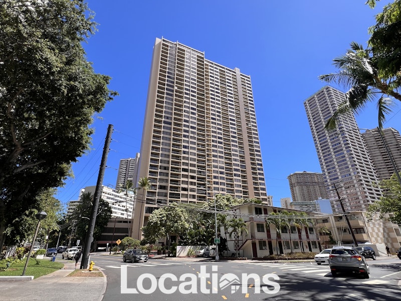 Chateau at Waikiki - Streetside view