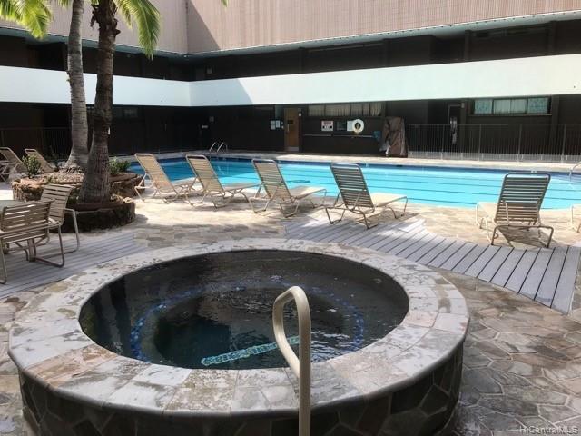 Executive Center: Jacuzzi hot tub