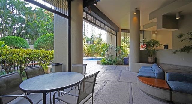 Honolulu Tower:  Outdoor Lounge