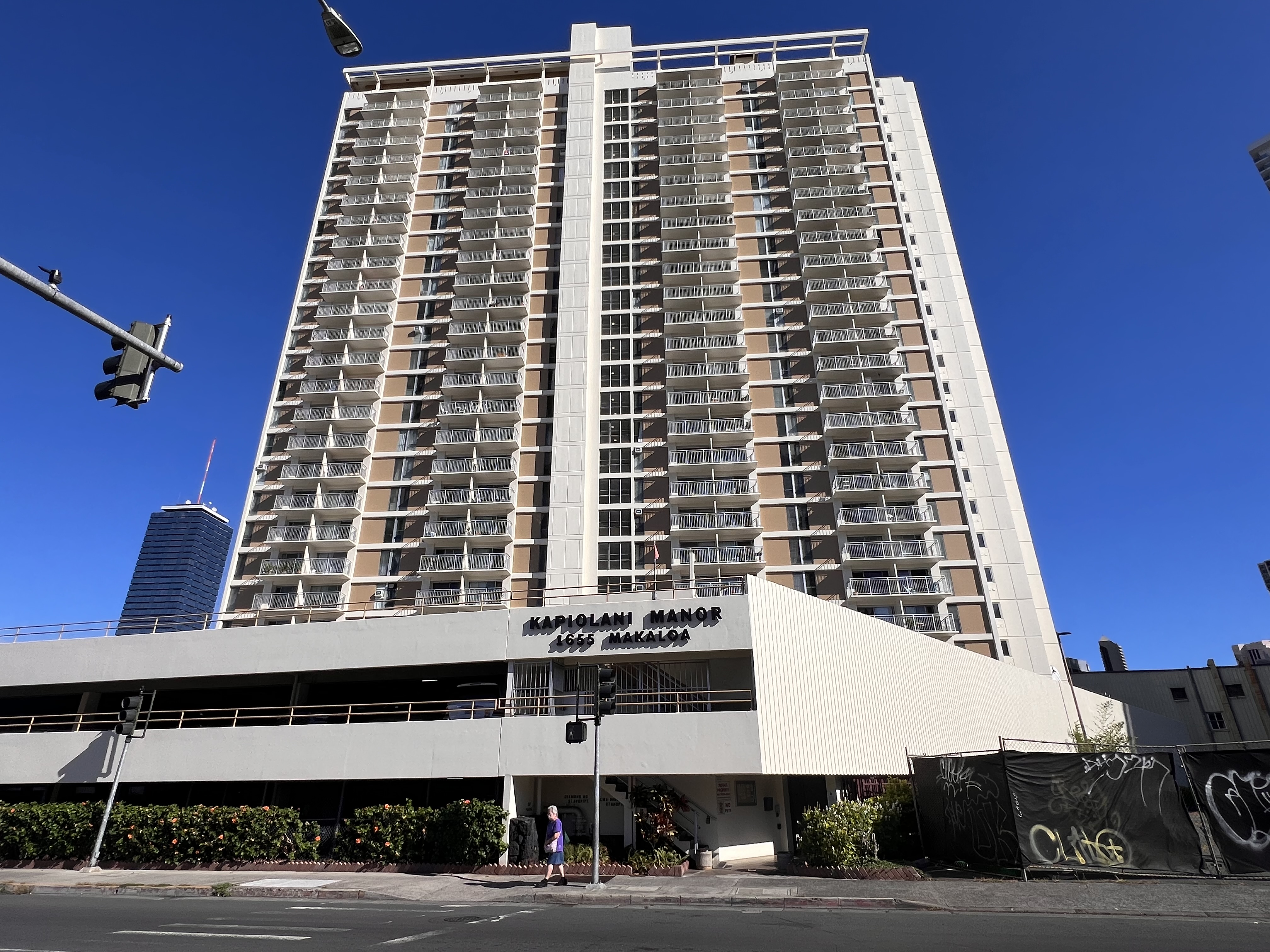 Kapiolani Manor - view from streetside