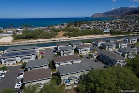 Maili Beach Place
