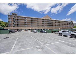 Nuuanu Park Place