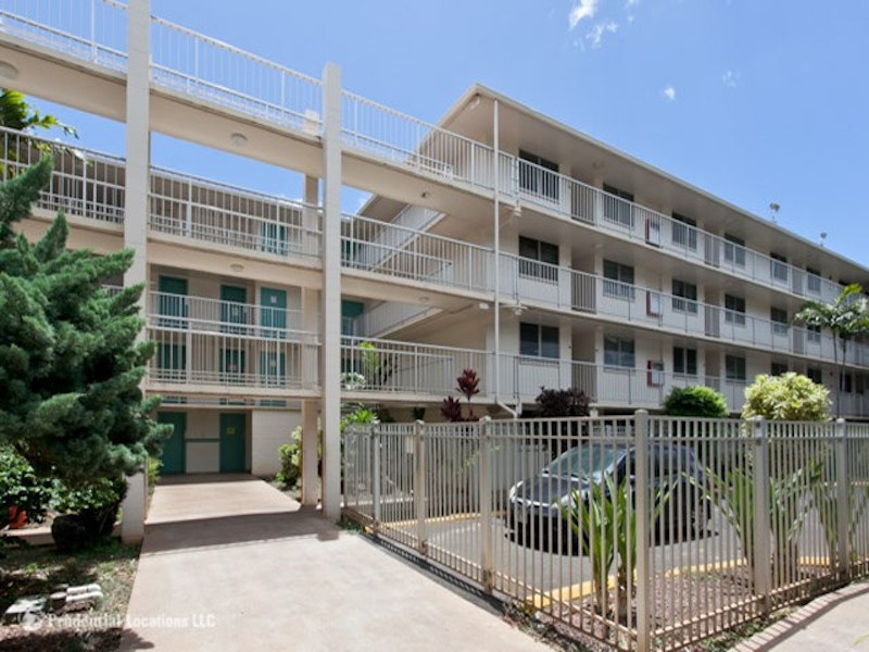 Makaha Surfside: Front View
