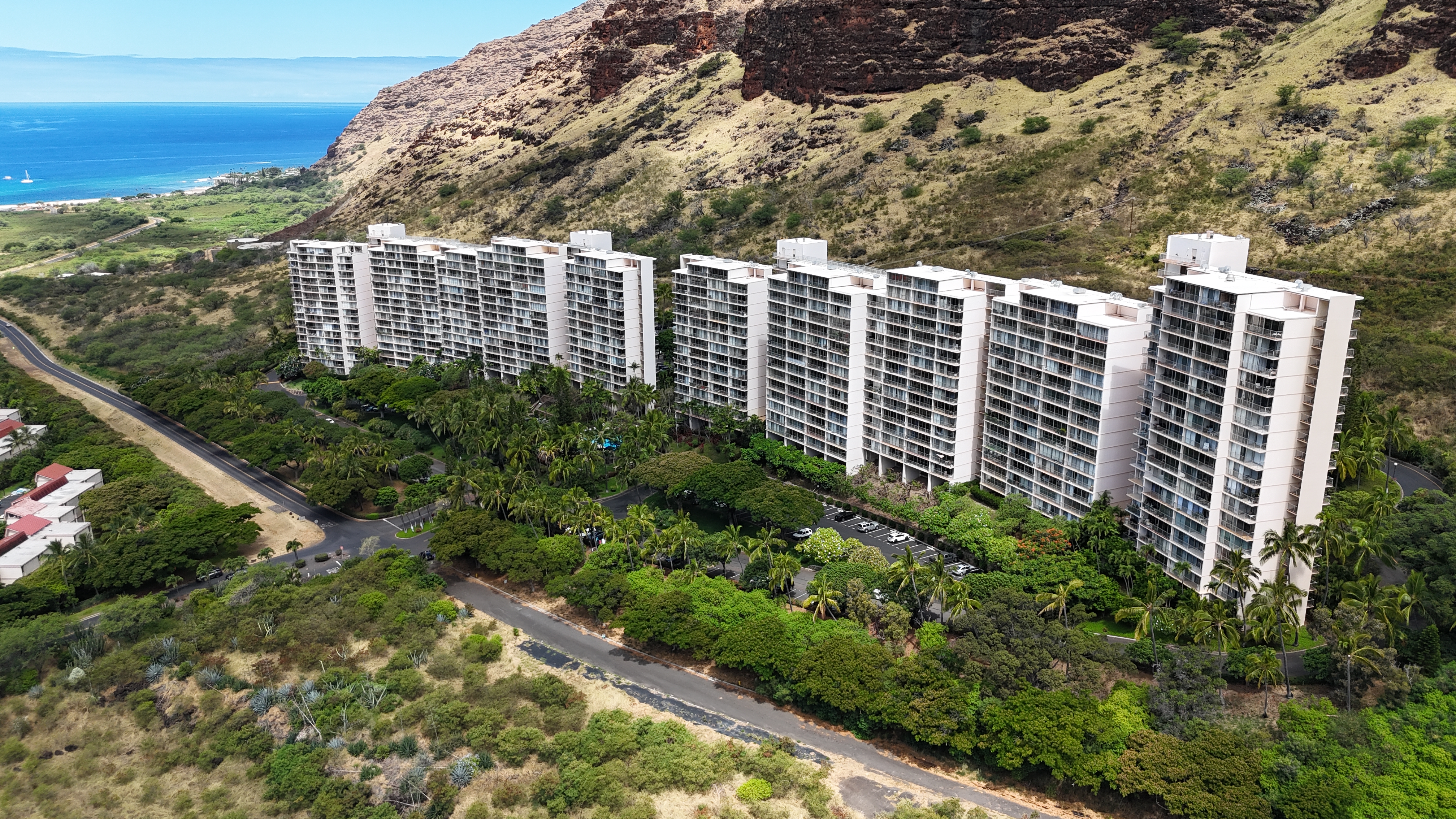 Makaha Valley Towers Looking towards the ocean