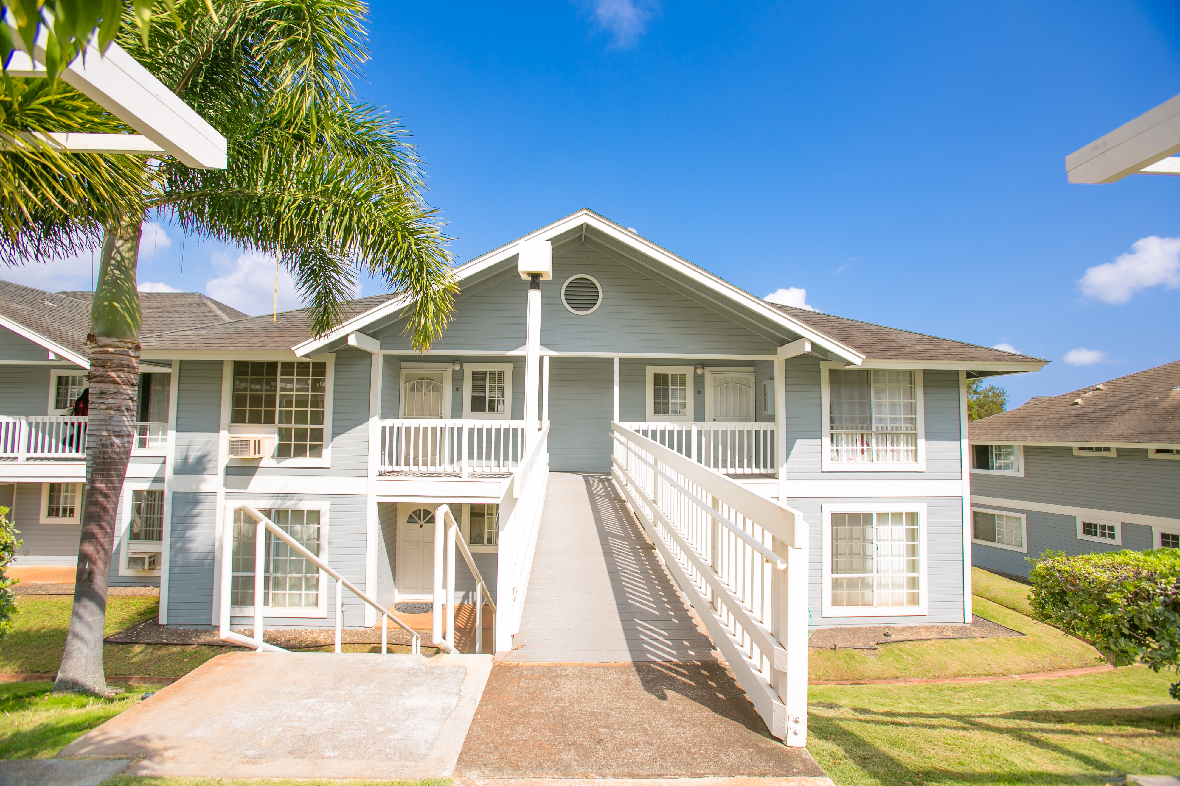 Example Makakilo Cliffs condo exterior