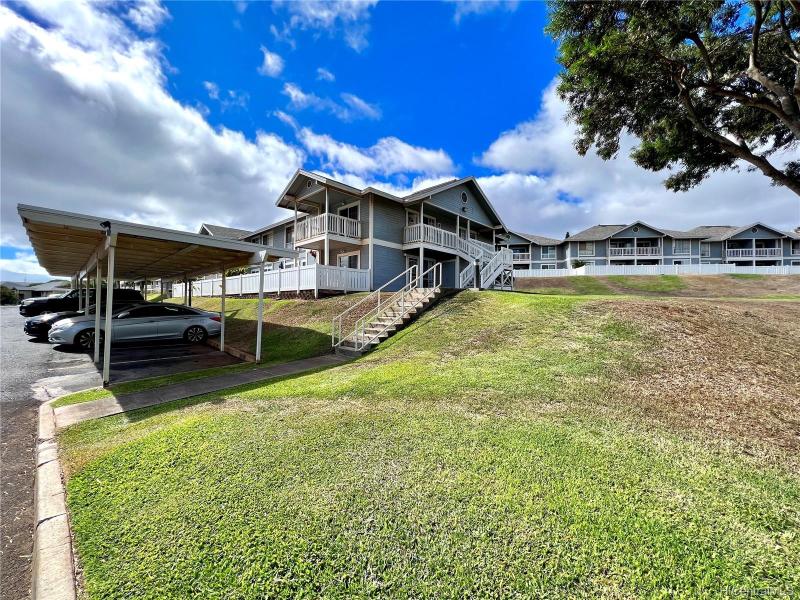 Makakilo Cliffs parking area