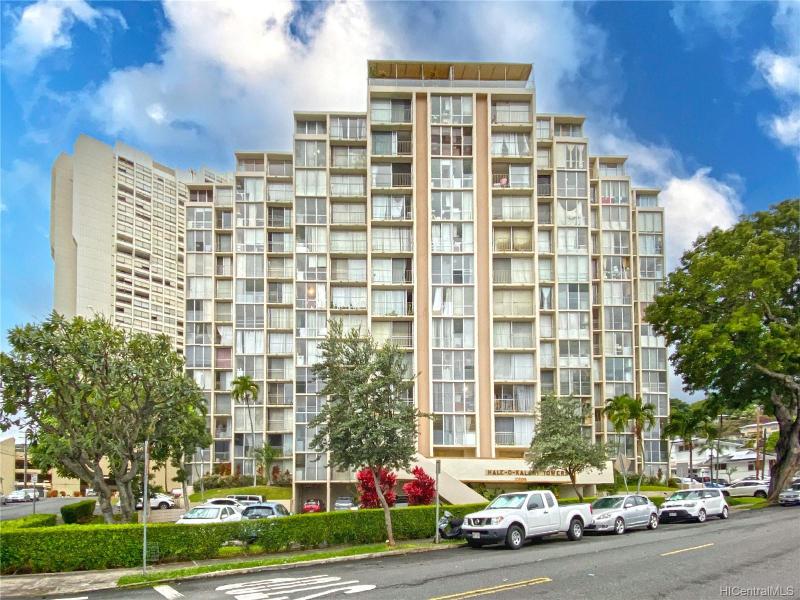 Hale O Kalani Towers in Makiki