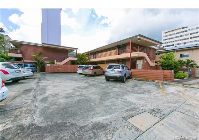 Heulu Gardens in Makiki