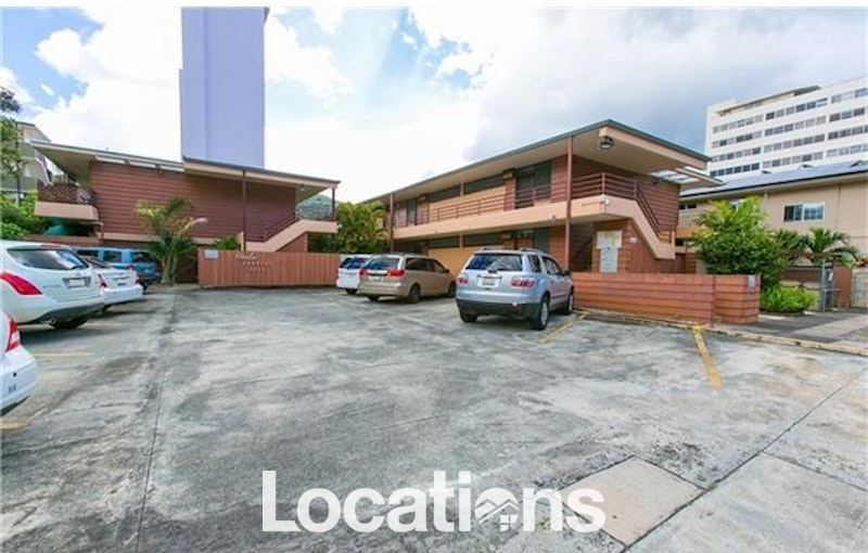 Heulu Gardens in Makiki