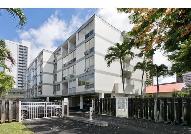 Liholiho Townhouses in Makiki