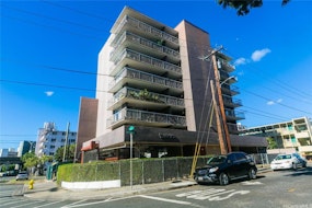 1155 Hassinger St, Honolulu, Hi, 96822
