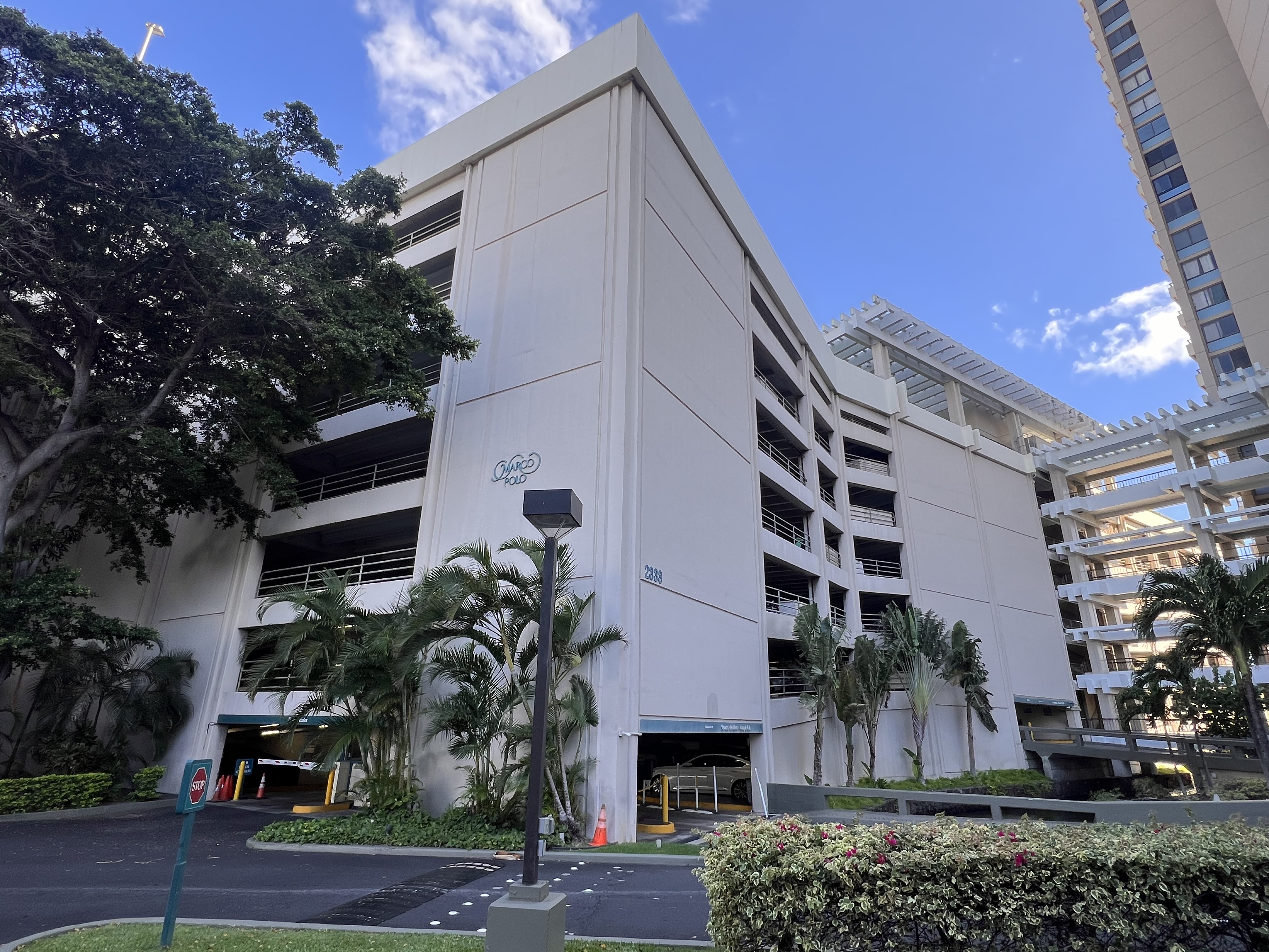 Marco Polo Apts - Lobby