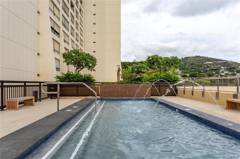 Mott Smith Laniloa Condo: Lap Pool