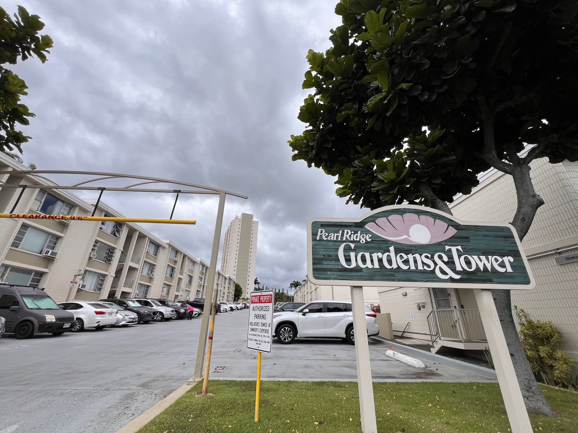 Pearlridge Garedens and Tower