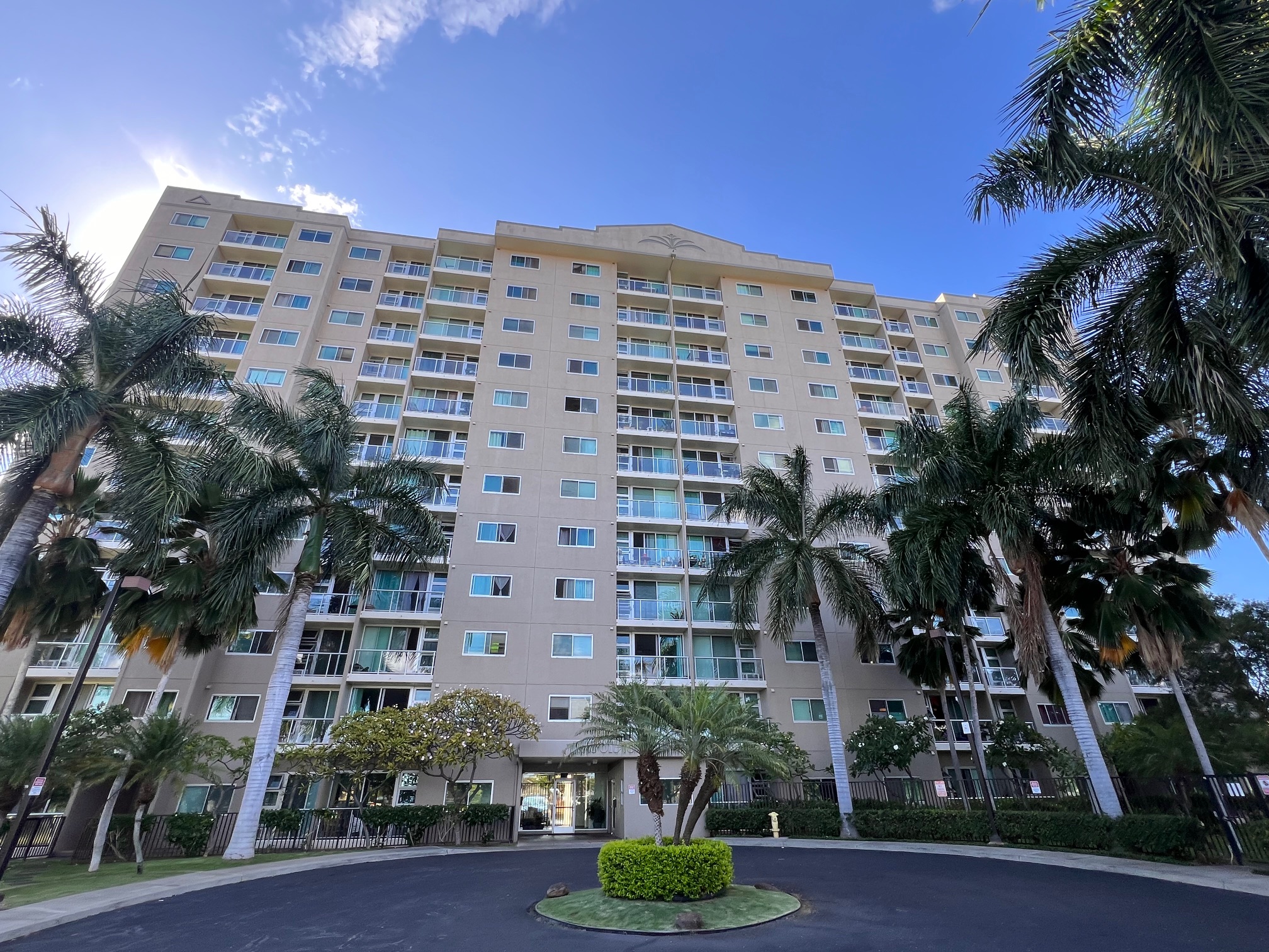 Plantation town apts on Oahu