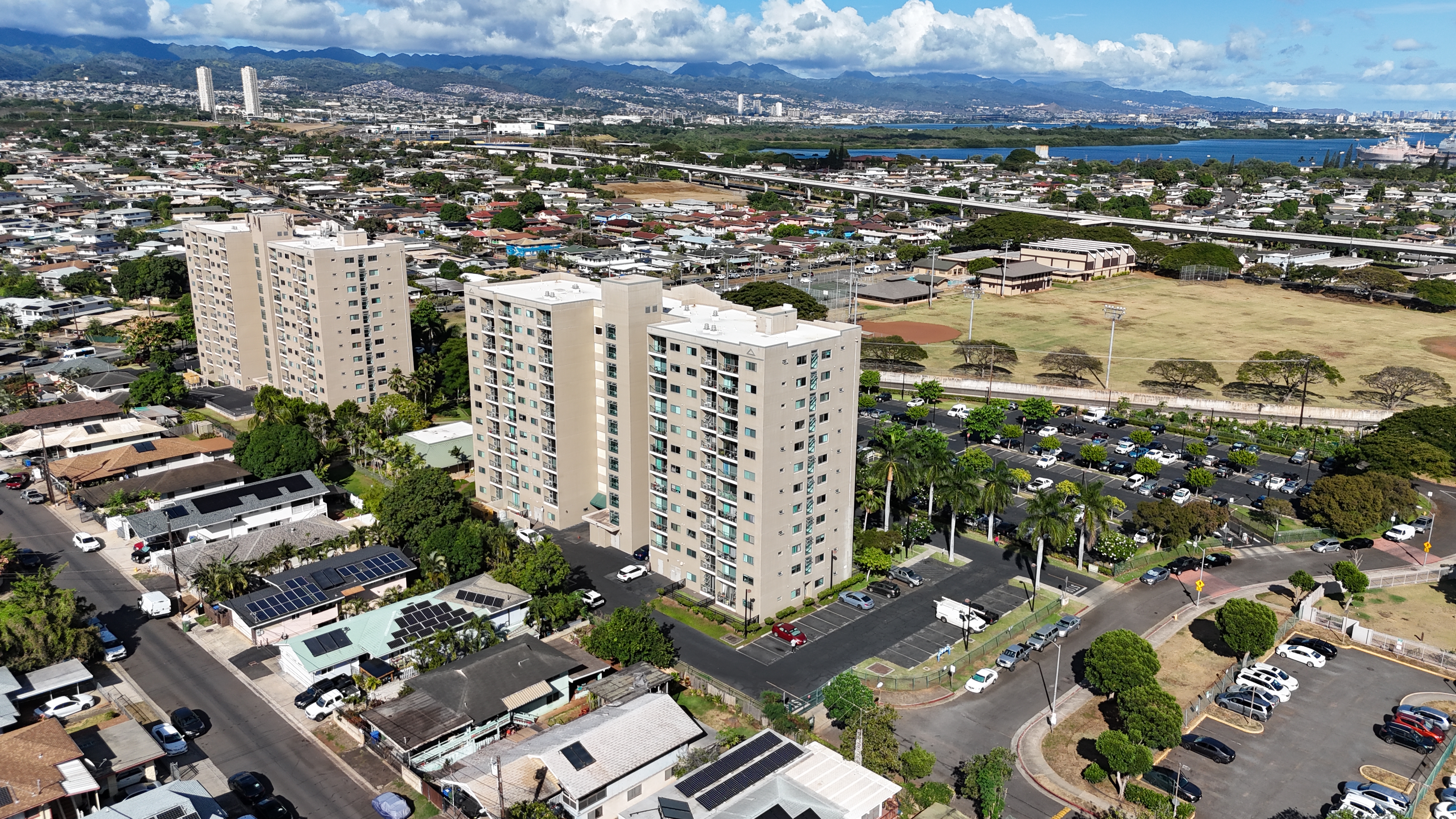 Plantation town apts on Oahu