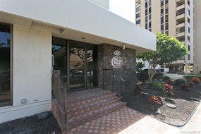 Punahou Chalet