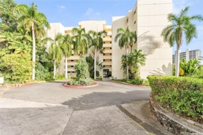 1054 Green St, Honolulu, Hi, 96822