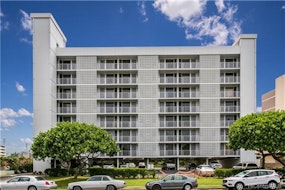 1077 Ala Napunani St, Honolulu, Hi, 96818
