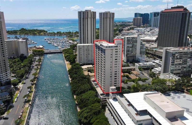 Summer Palace Building View 1