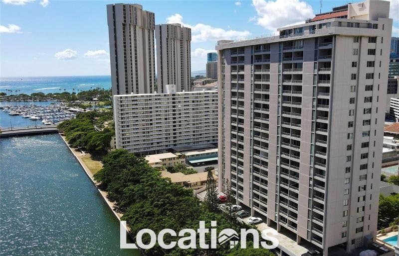 Summer Palace Building View 2