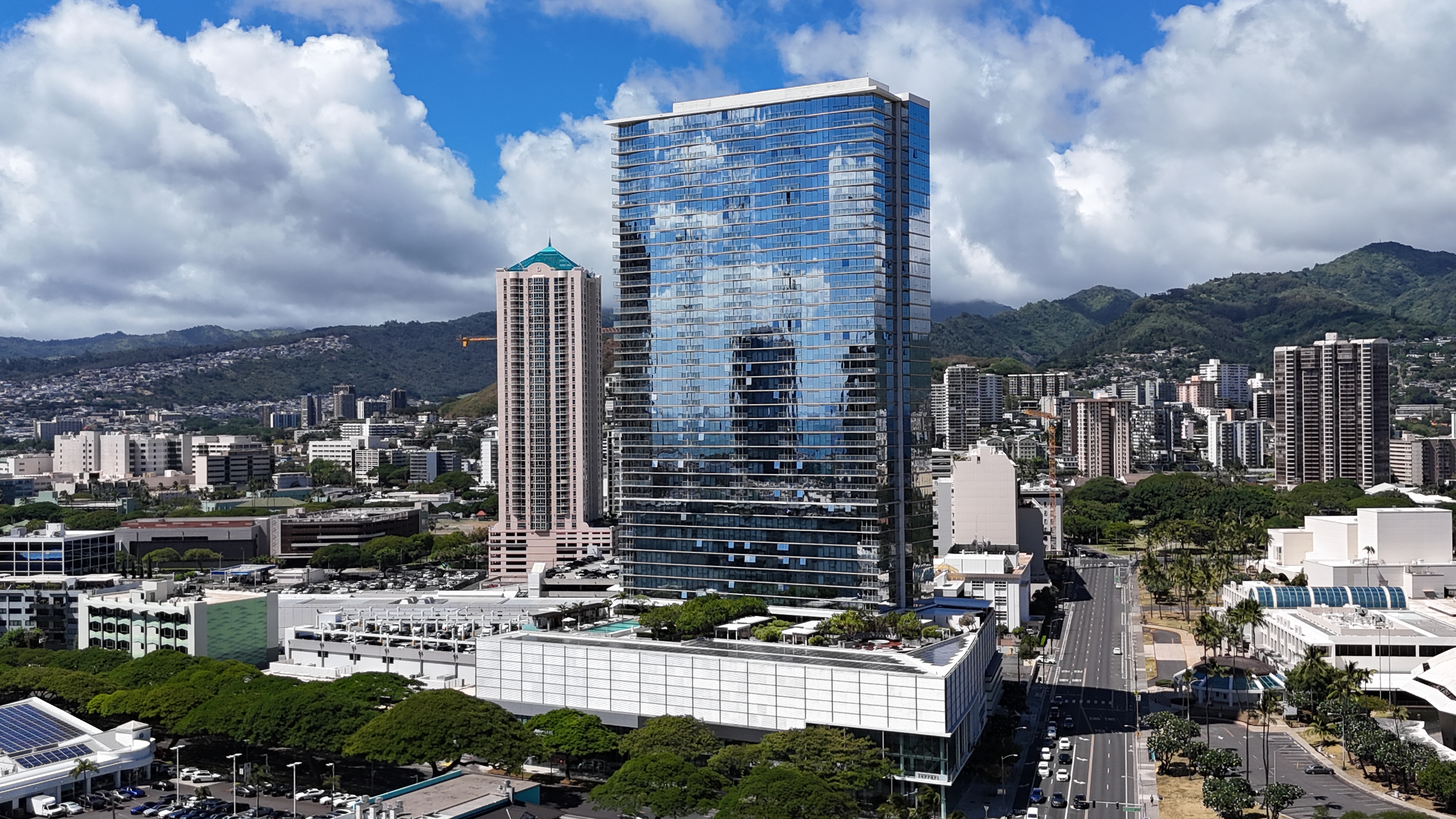 Symphony Honolulu Condo Arial view