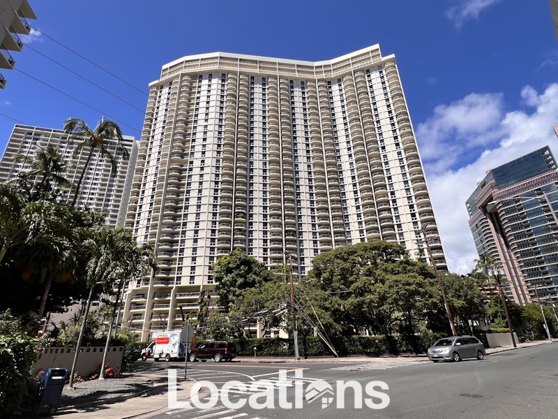 Waipuna - Streetside view