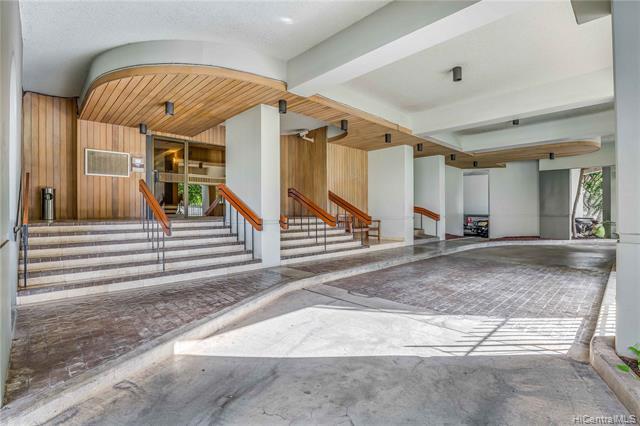 Second entrance view of Diamond Head Vista