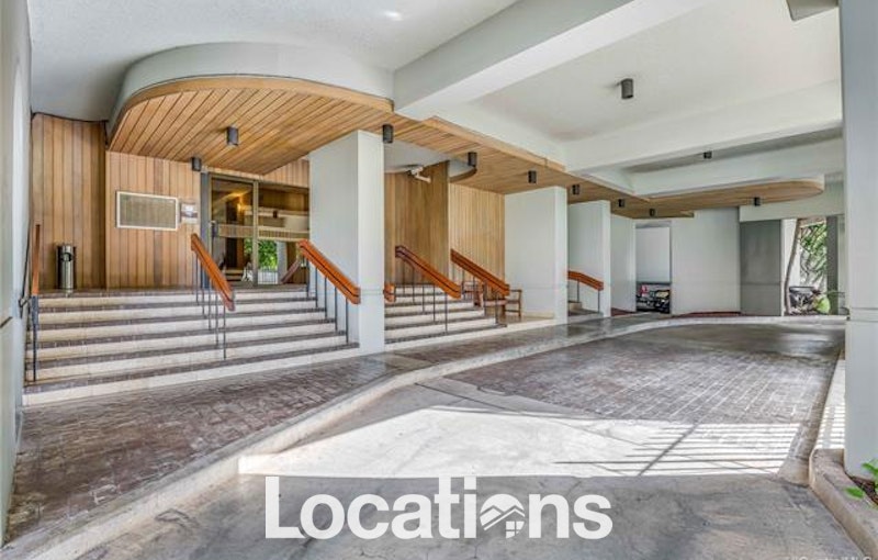 Second entrance view of Diamond Head Vista