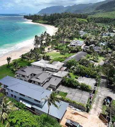 4 of bedrooms 4 of bathrooms Luxury Listing in North Shore