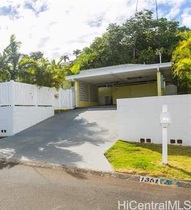 Upcoming 3 of bedrooms 2 of bathrooms Open house in Kailua on 10/1 @ 2:00PM-5:00PM listed at $1,275,000