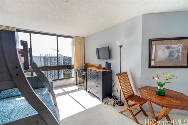 300 Wai Nani Way, I-PH5, Honolulu, HI 96815