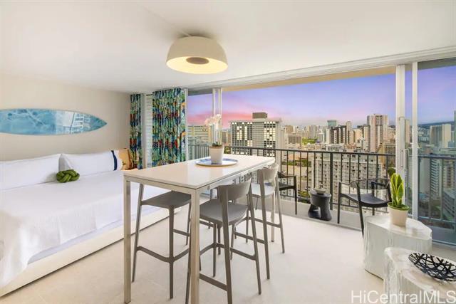 2427 Kuhio Avenue, 2905, Honolulu, HI 96815