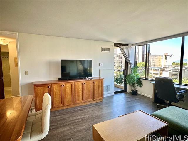 411 Hobron Lane, 912, Honolulu, HI 96815