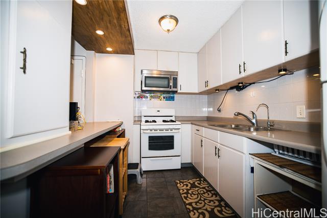 2465 Kuhio Avenue, 320, Honolulu, HI 96815